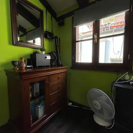 Cozy Mansard In The Old Town شقة