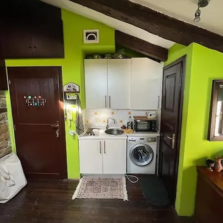 Cozy Mansard In The Old Town Apartment Triest