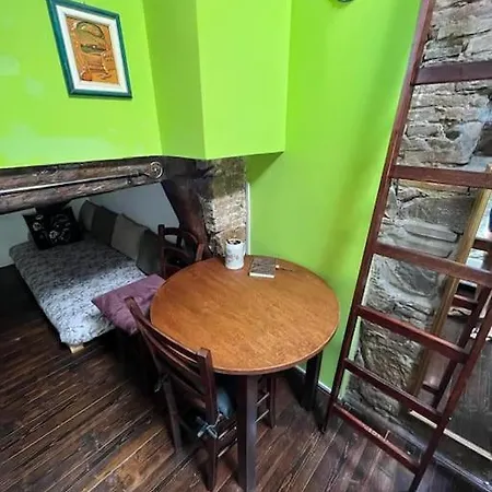 Cozy Mansard In The Old Town Triest